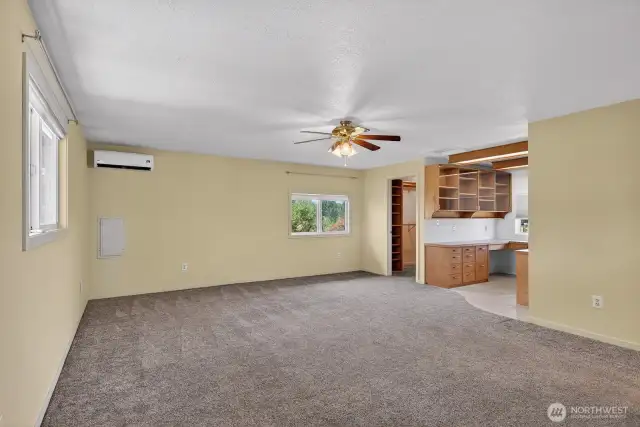 Ceiling fan in large primary bedroom