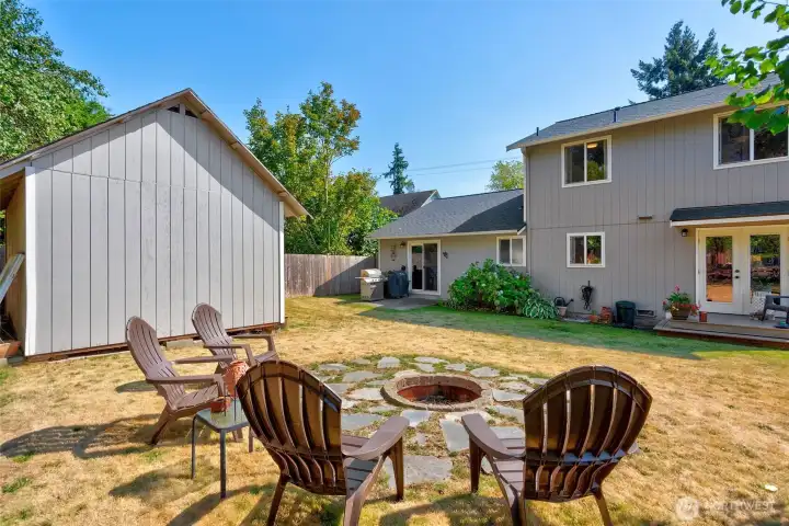 Lots of room to entertain around the fire pit.