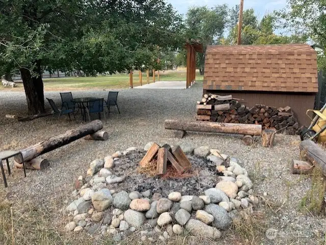 Enjoy evenings by the firepit in a private, relaxed setting. Or gather with friends and family around a rustic outdoor fire circle.