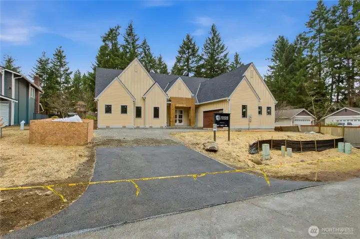 Big driveway offers lots of parking ~