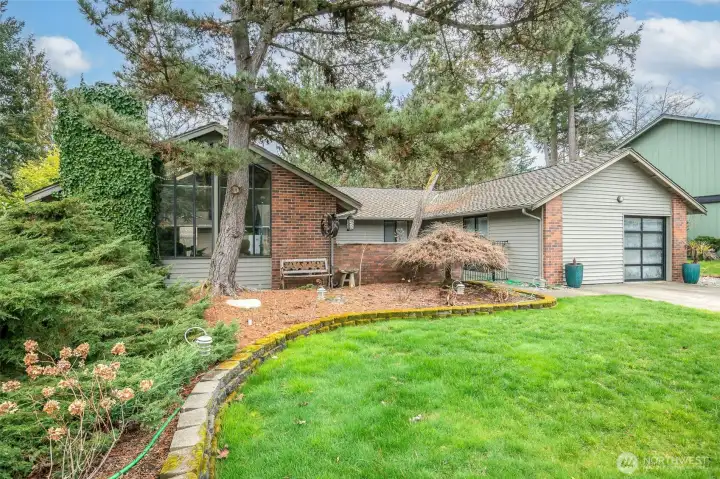 Huge lot ready for the spring blooms.