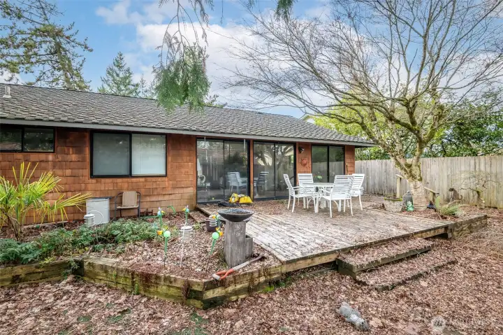 Charming backyard to make your own.