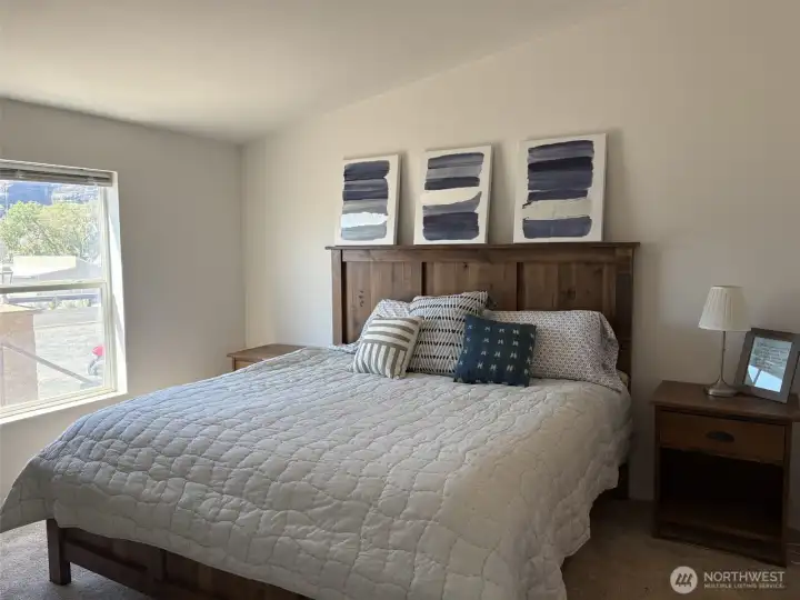 Main bedroom with ensuite full bath