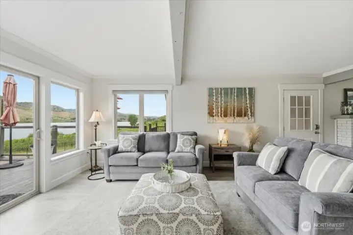 Social Sitting Room