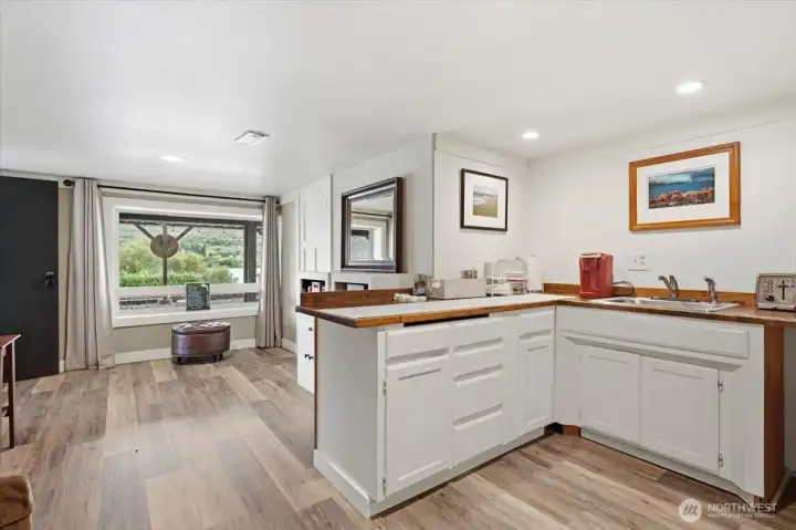 Kitchenette