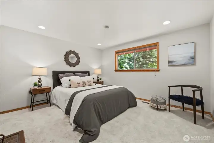 upper floor primary bdrm w 5/piece bath