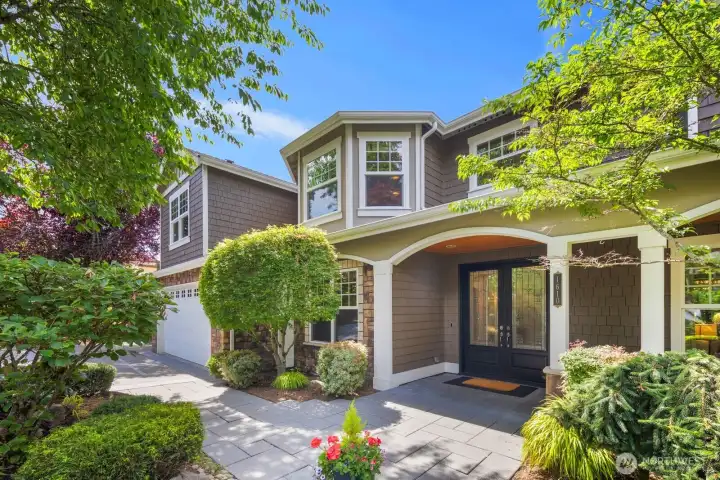 A private retreat in the heart of West of Market, Kirkland, where serene outdoor living and a lake-view primary suite create a rare sense of calm. A private retreat in the heart of West of Market, Kirkland, where serene outdoor living and a lake-view primary suite create a rare sense of calm.