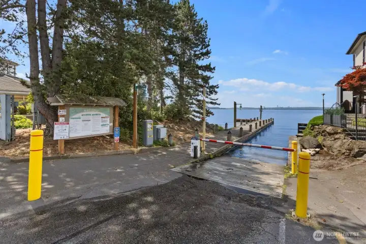 Local boat launch is close and convenient access for all your lake adventures! Local boat launch is close and convenient access for all your lake adventures!