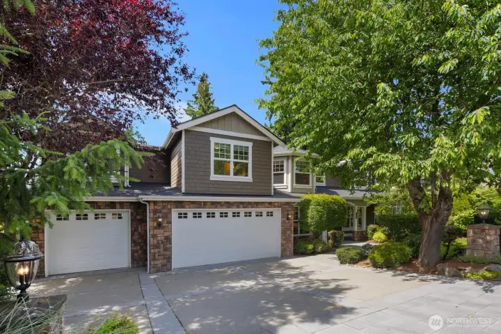 A home defined by calm, privacy, and a beautifully composed setting. A home defined by calm, privacy, and a beautifully composed setting.
