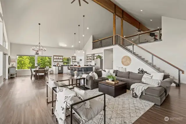 Phenomenal open and airy floor plan