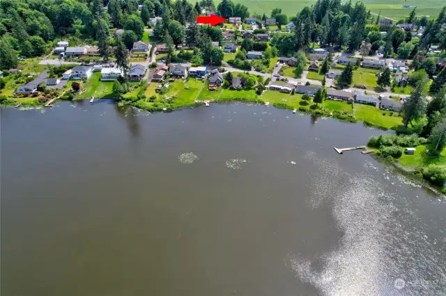 Community amenities: dock, park, basketball court w/pickle ball lines & private lake access