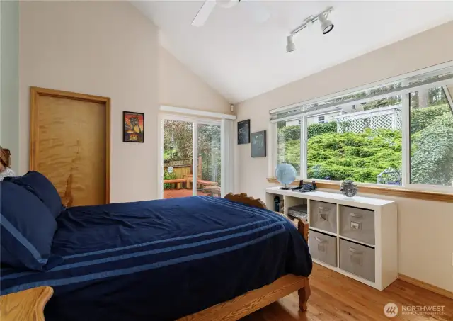 Upstairs office/bedroom
