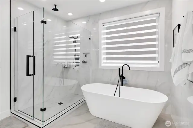 Luxurious spa like ensuite bath