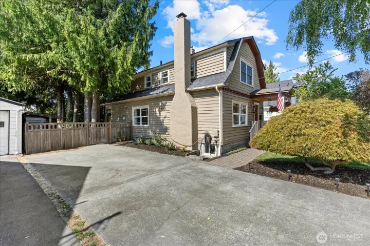Plenty of parking on spacious concrete driveway