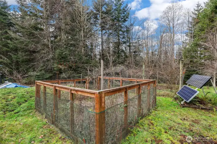 Garden beds (solar is not in use but could be reconnected)