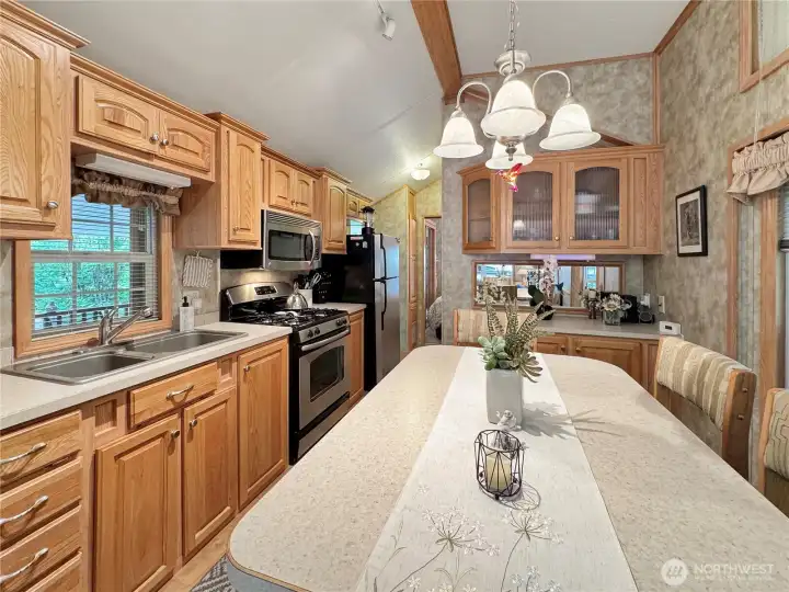 Kitchen island & dining space
