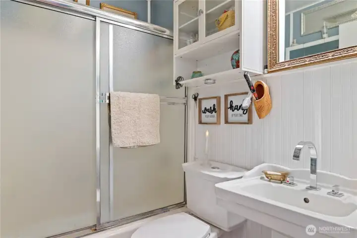 Bathroom Bathroom