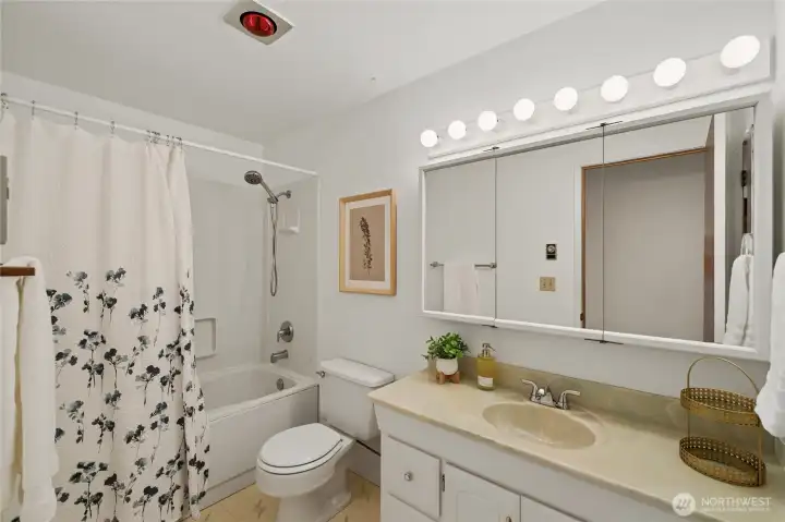 Full bath Full bath