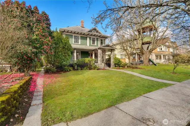 Set near all the restaurants of Stadium and Hilltop, near 6th Ave cafes and coffee roasters, close to multiple schools, and within easy distance of Wright Park, this home is also near the Link Light Rail for connecting to downtown or even connecting to transit for commuting. Enjoy the annual Wedge District block party, and the active life of this historic community.