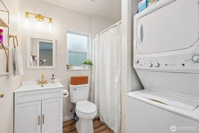 Guest house 3/4 bath/laundry