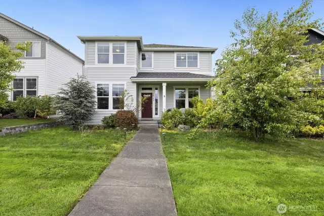 Walkway b/w 2 front yards to home main entrance.