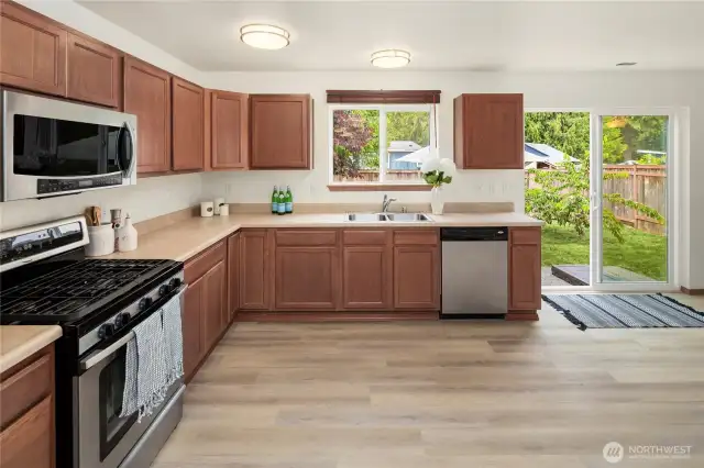 Stainless steel appliances  for whipping up dinner!