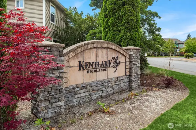 Explore this beautiful home — a clean, bright, move-in-ready gem in the desirable Kentlake Highlands neighborhood.