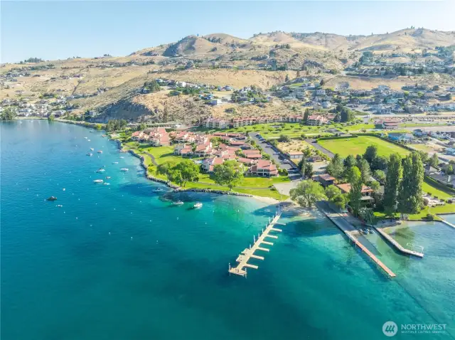 Perfect location near Chelan’s shopping & dining, public golf course, wineries, Manson, Echo Ridge & all the fun in and around Lake Chelan!
