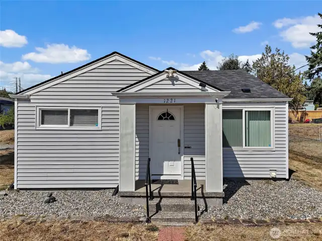Welcome to 1221 111th St S Tacoma WA .