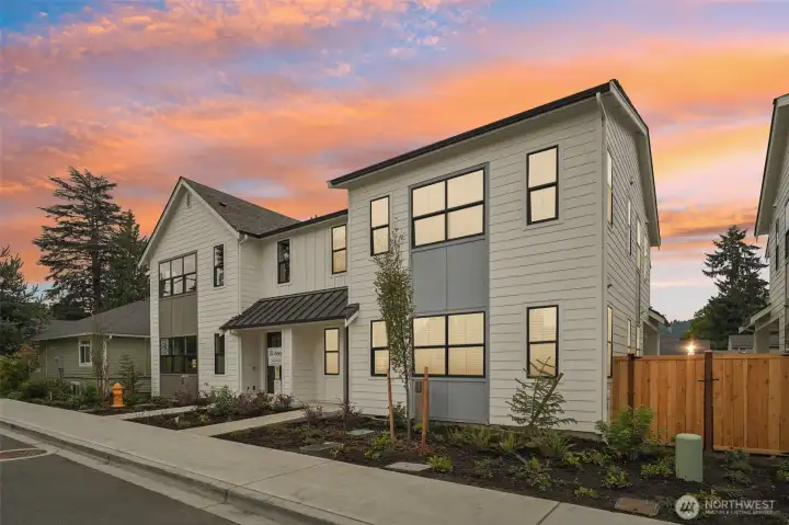 Welcome to Townhomes at Stossel Avenue