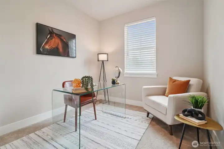 Fourth bedroom or office space