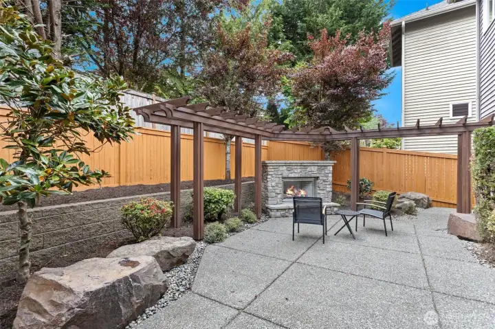 Outdoor fireplace