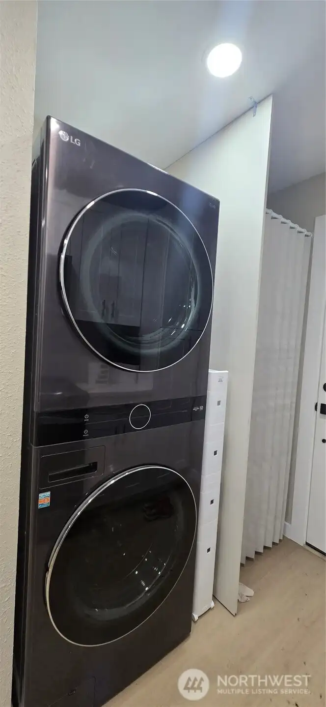 Main Home: Modern Stackable Washer and Dryer