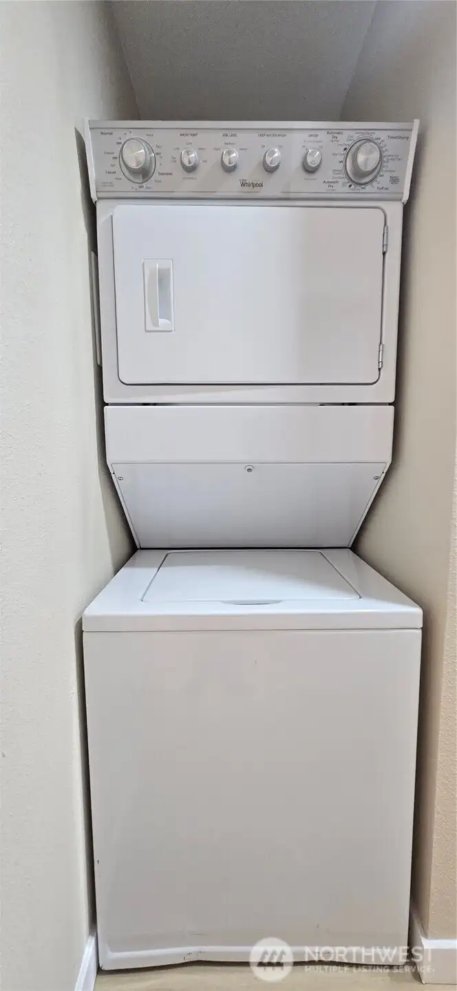 DADU: Efficient, Stackable Washer and Dryer