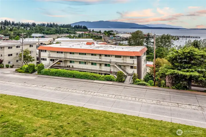 Fantastic Fairhaven  location above South Bay Trail.