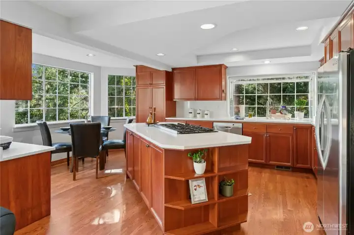 You'll cook in style for your friends in this kitchen.