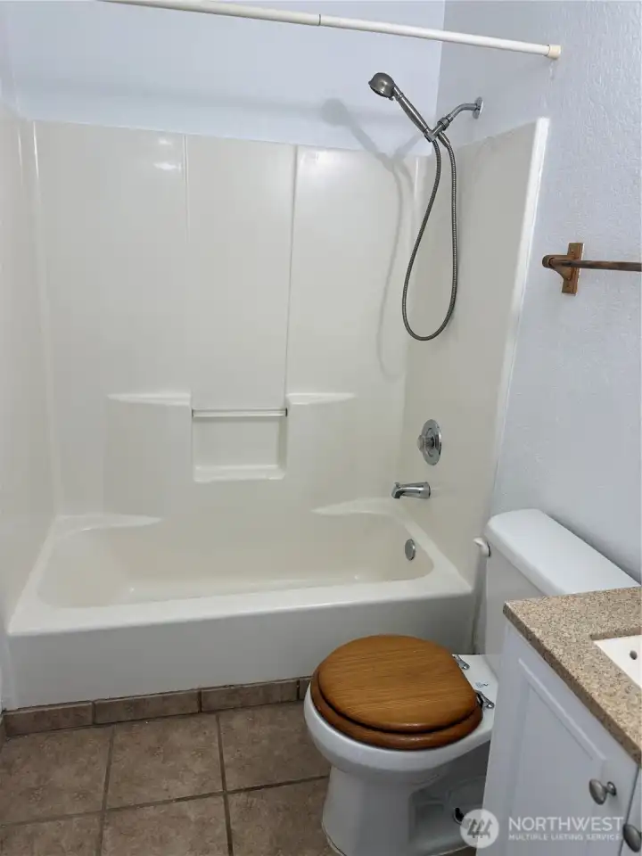upstairs full bathroom