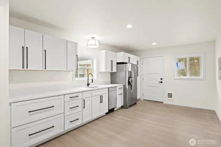 A great space for living or hanging out. Maybe a new office!