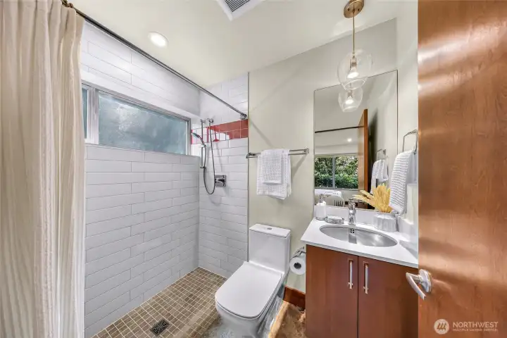Ensuite for lower bedroom Ensuite for lower bedroom
