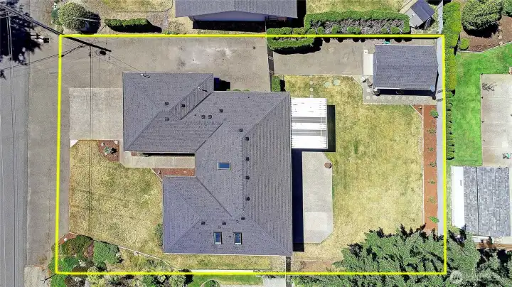 Approximate boundary lines of the home.