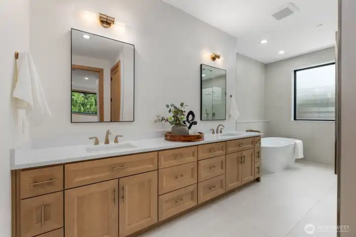 Master Suite Bathroom