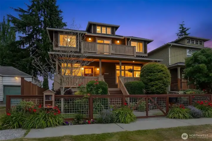 Enjoy the best of neighborhood living with a friendly community atmosphere, nearby schools, local shops, and restaurants just moments away. When adventure calls, the energy and excitement of Ballard are an easy jaunt from your doorstep.