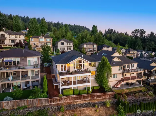 Pine View Dr NW Issaquah ~ Views Views Views!