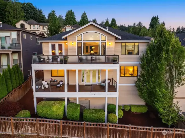 2 Story Lux Home ~ Issaquah