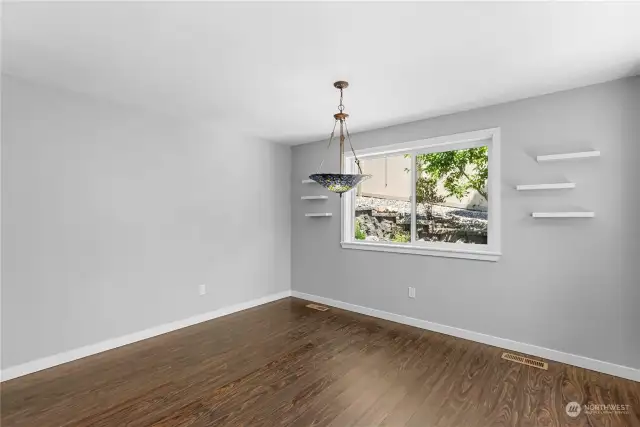 Nice natural light in the dining area