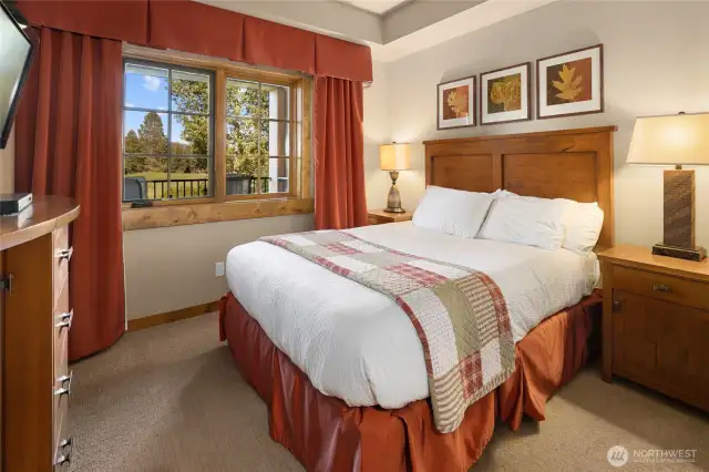 Guest bedroom.