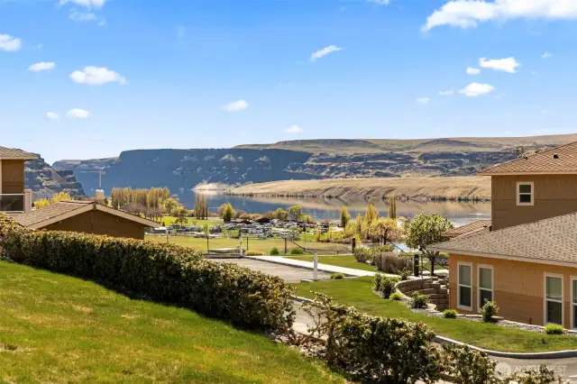 Manicured Grounds, Vast Views, Several Community Pools