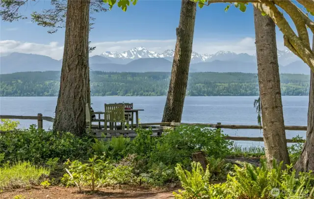 Private waterside deck-a great place for entertaining