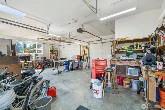 Roll up garage door on back of house