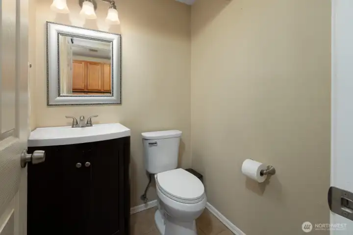 1/2 bath off of the laundry room